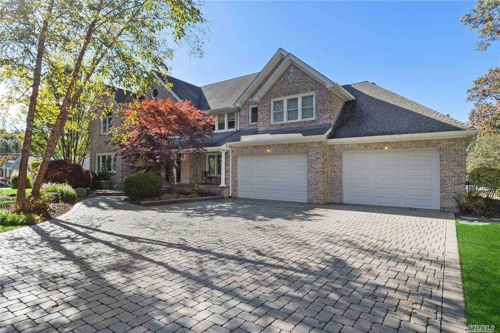 10 Colonial Drive - Photo 1