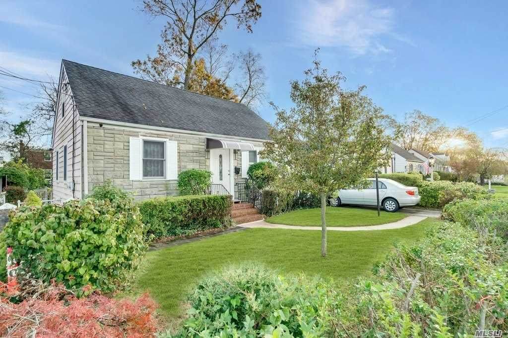 94 Copiague Pl - Photo 1