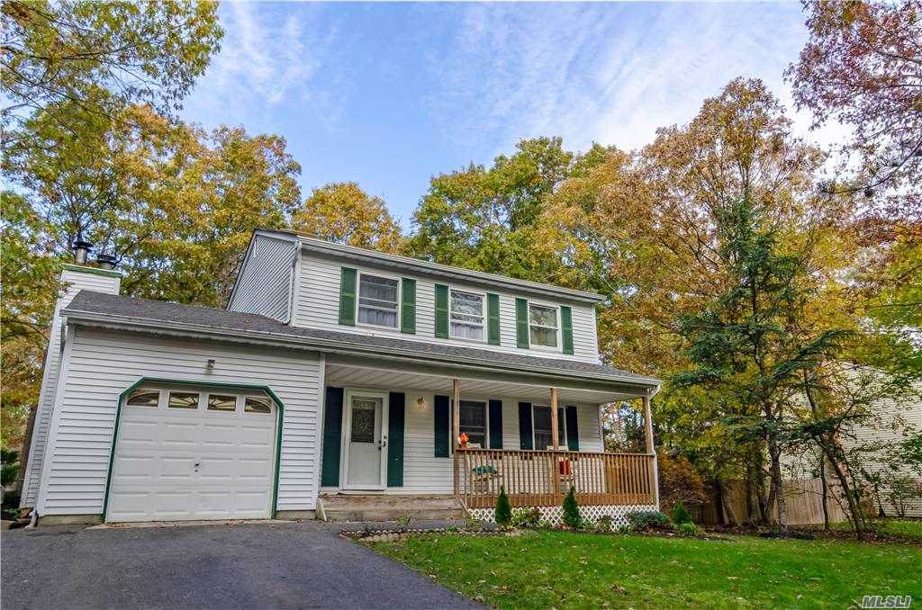 127 Elizabeth Way - Photo 1