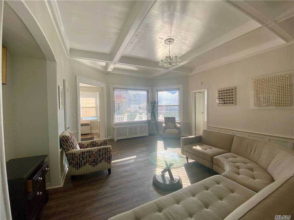 157B Long Beach Boulevard - Photo 1