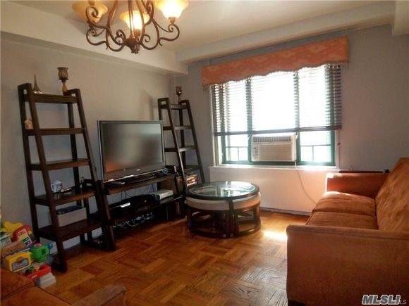 1519 Metropolitan Avenue - Photo 1