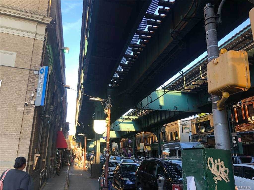 79-22 Jamaica Avenue - Photo 1