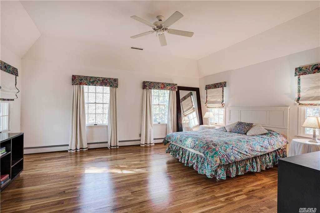 28 Caroline Avenue - Photo 1