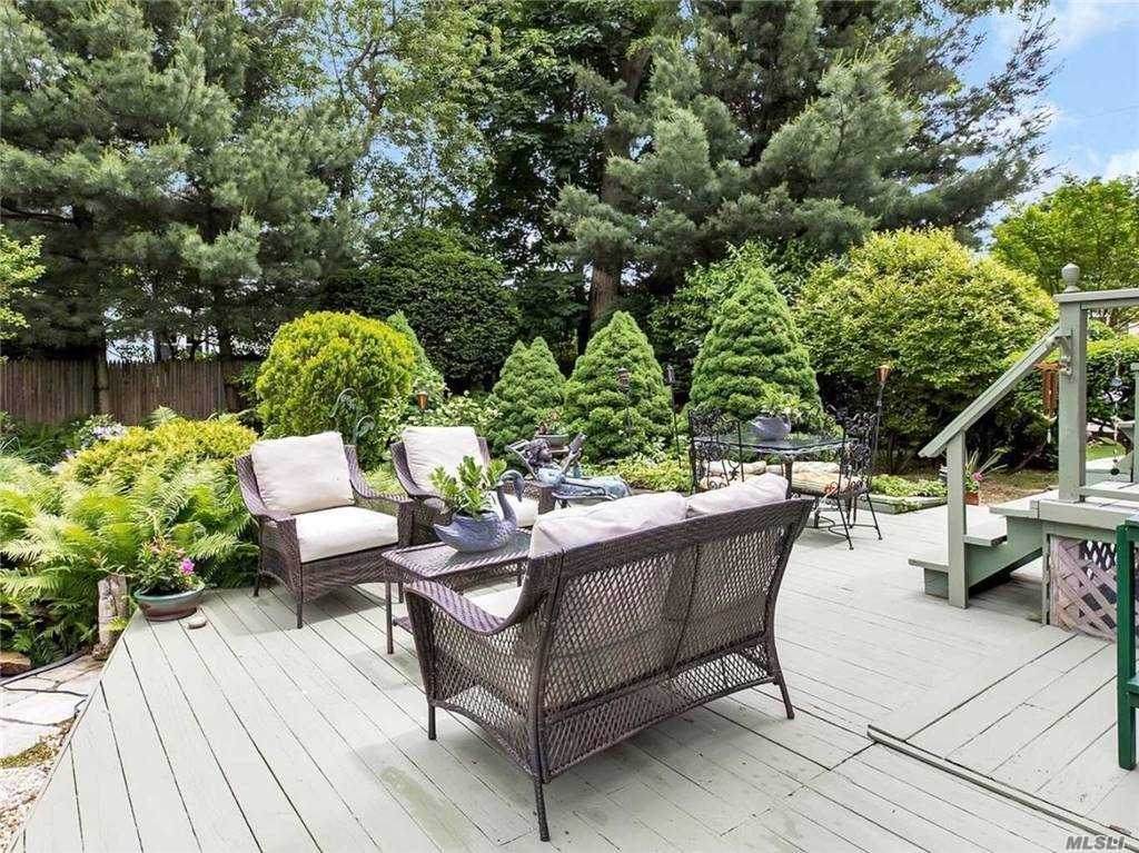 553 Oxford St - Photo 1