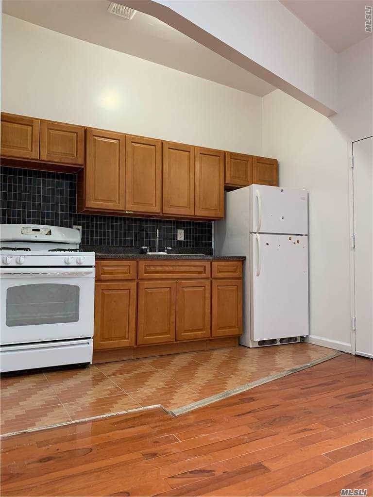 173-06 Jamaica Avenue - Photo 1