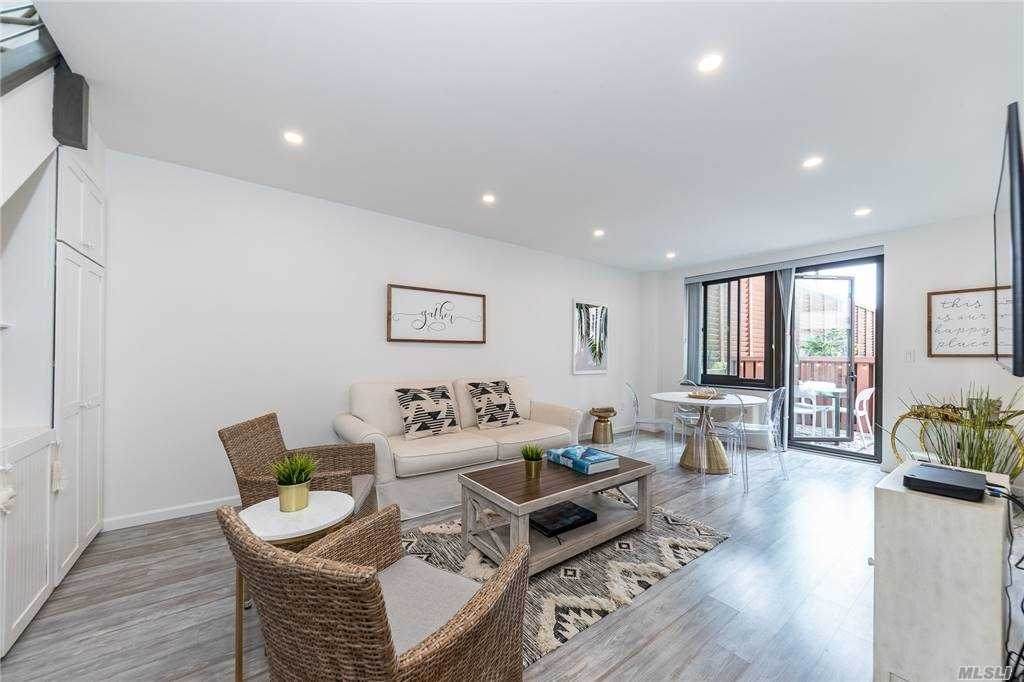 100 Broadway - Photo 1