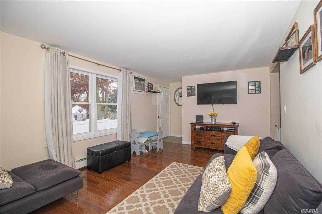 75 Newman Street - Photo 1