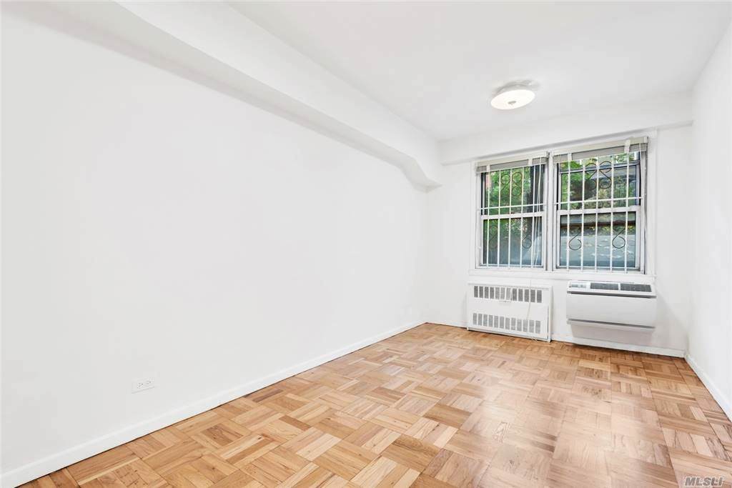 150 37th St - Photo 1