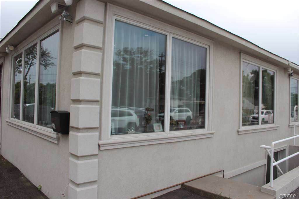 325 Ronkonkoma Avenue - Photo 1