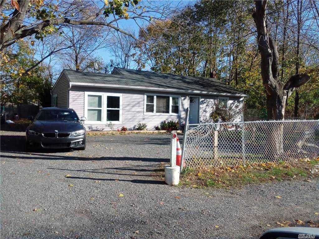 653 Doane Ave - Photo 1
