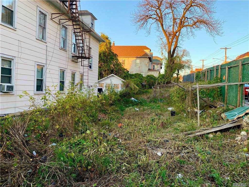 635 E 236 Street - Photo 1