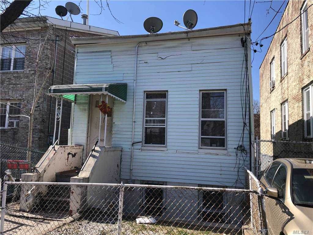 708 Ashford Street - Photo 1