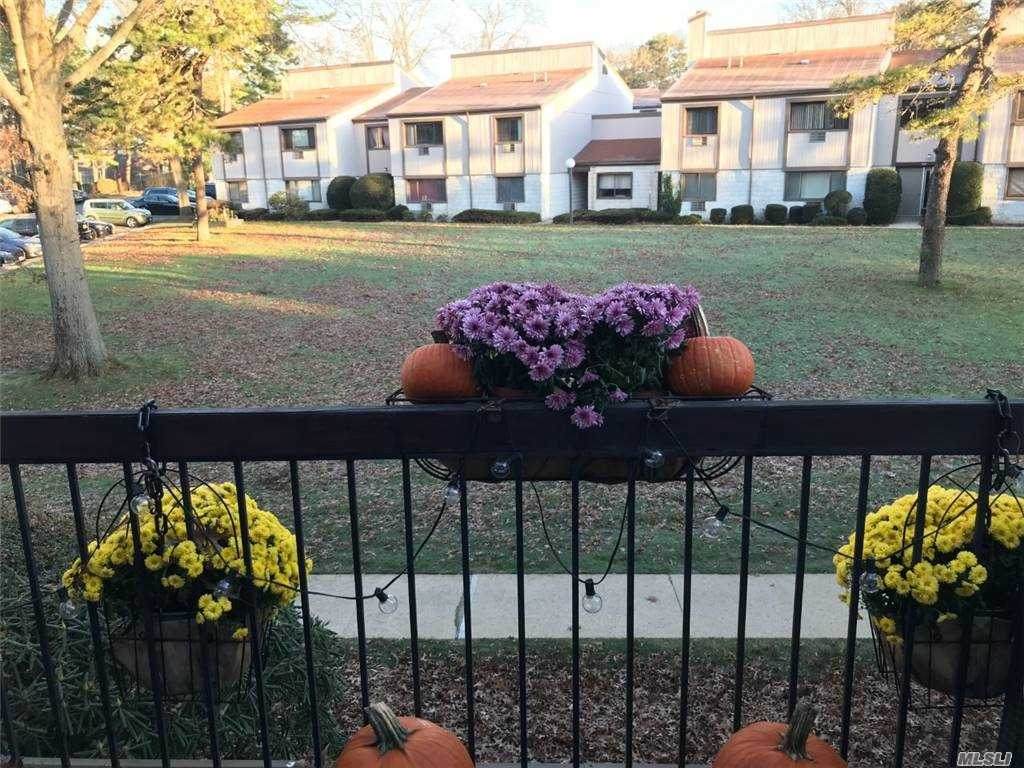 31 Richmond Boulevard - Photo 1