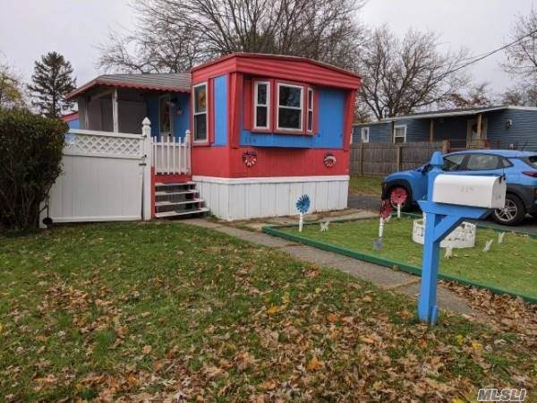 114 Lincoln Ave - Photo 1