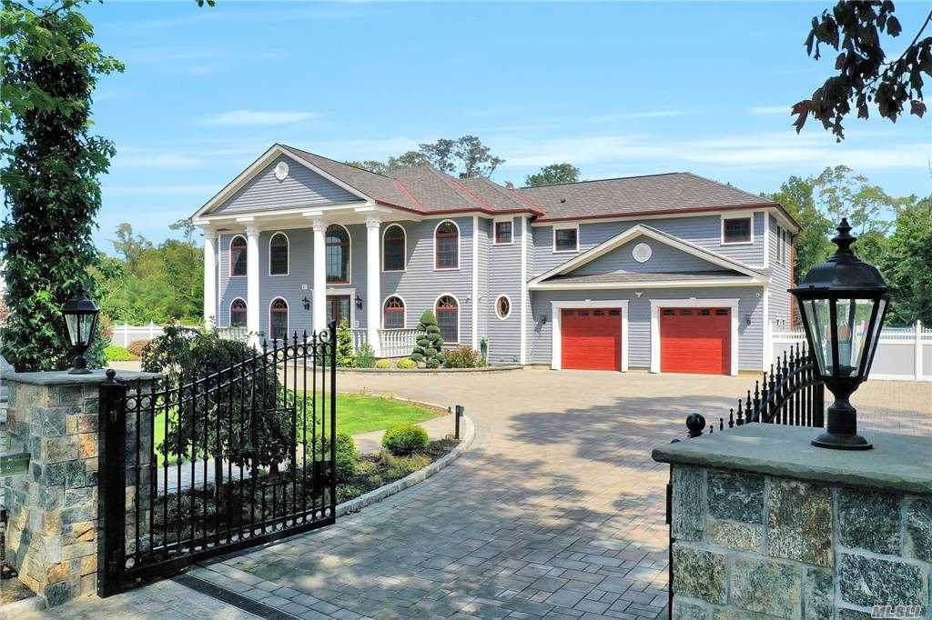 61 Ruth Boulevard - Photo 1