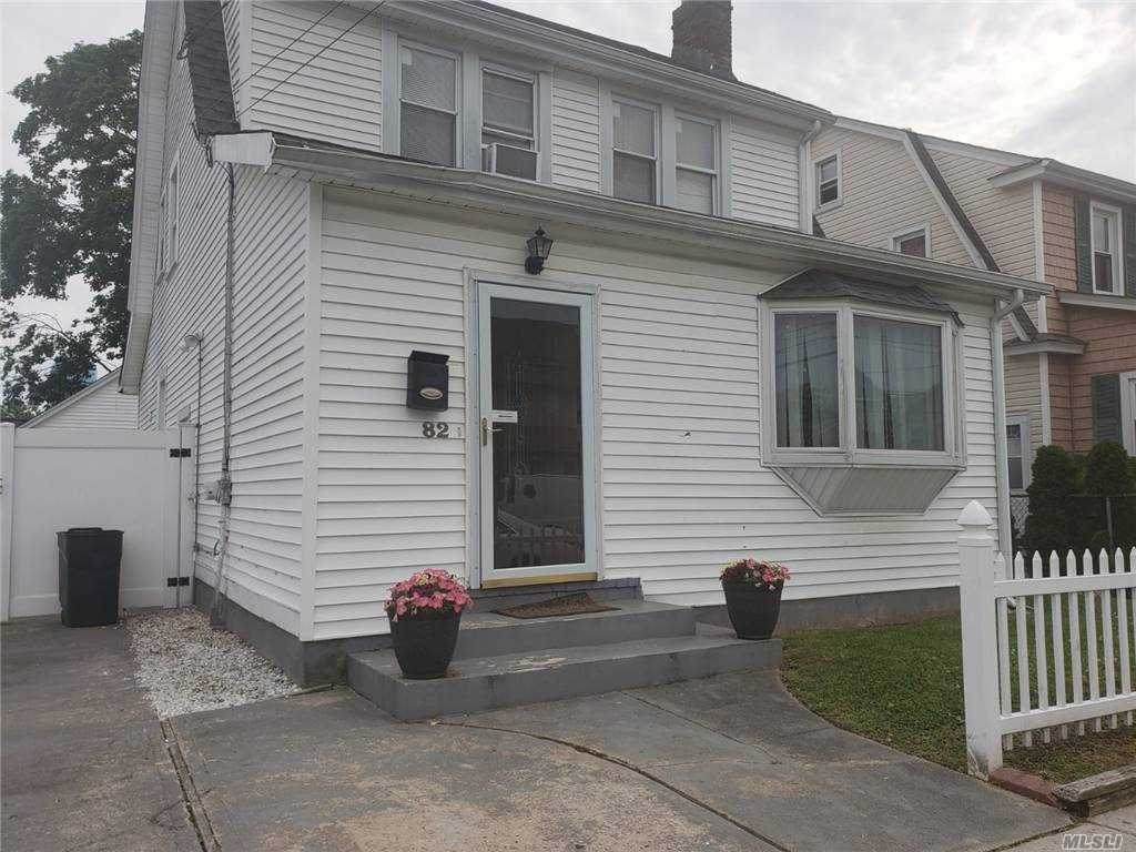 82 Lincoln Boulevard - Photo 1