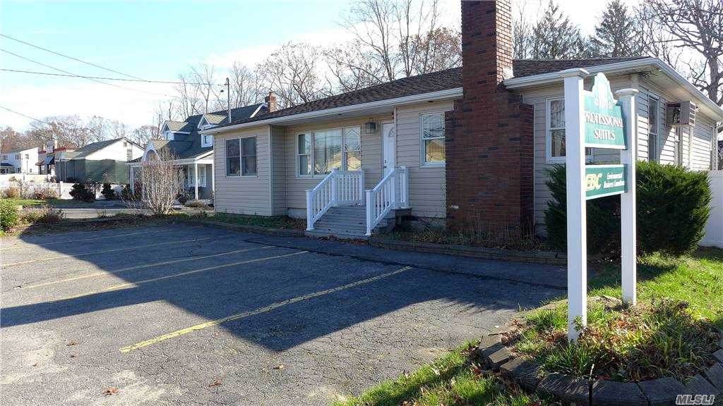 1808 Middle Country Road - Photo 1