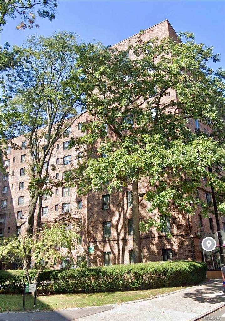 1460 Parkchester Road - Photo 1