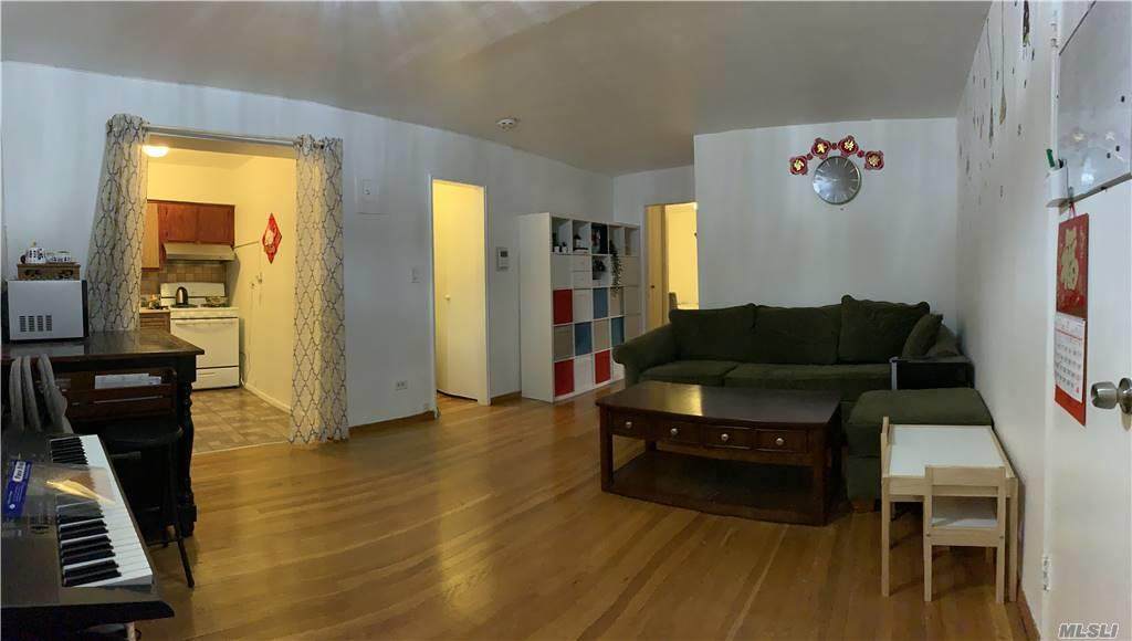 152-72 Melbourne Avenue - Photo 1