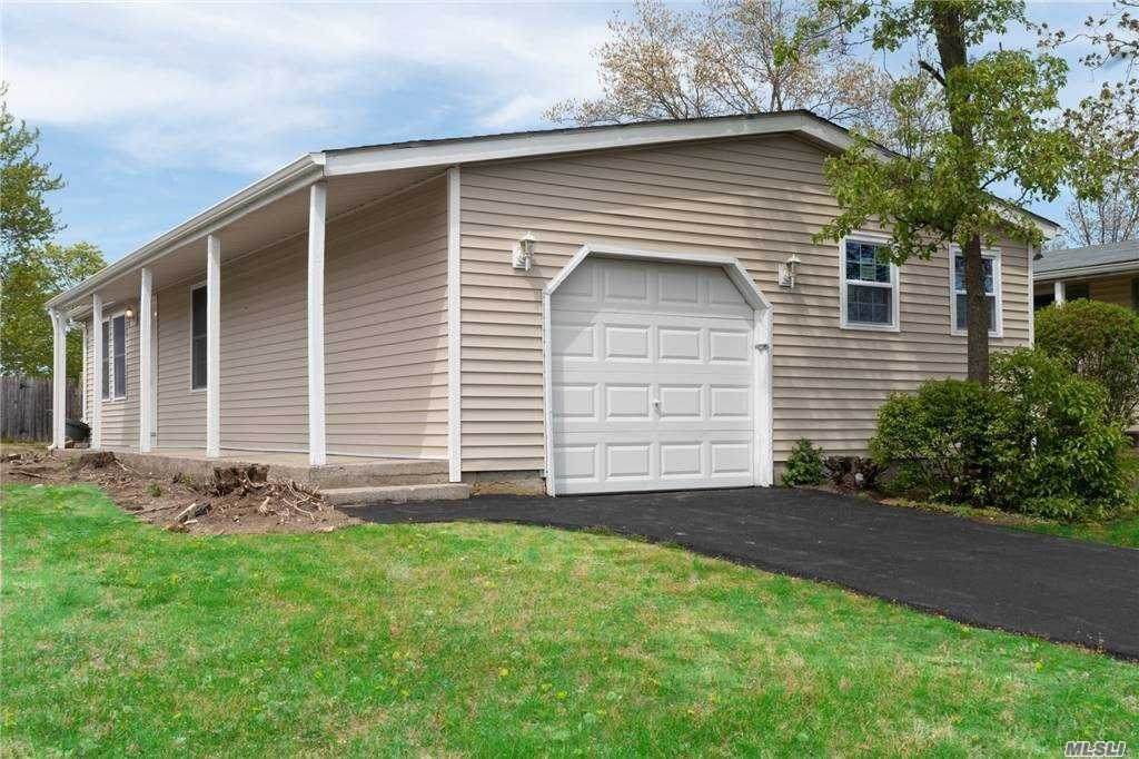 44 Village Circle - Photo 1
