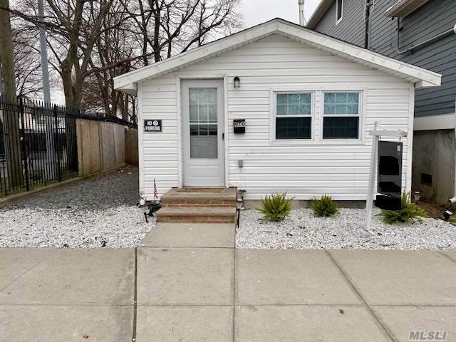 910 Cross Bay Boulevard - Photo 1