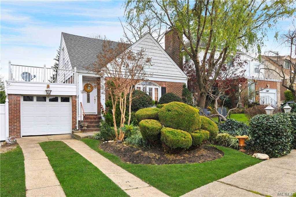 9-35 121st Street - Photo 1
