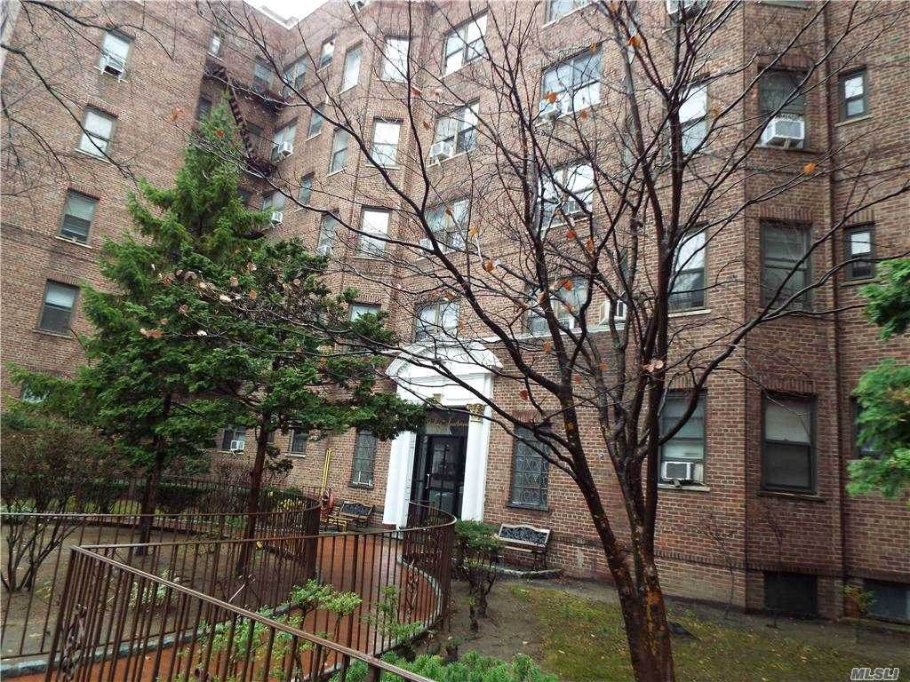 61-41 Saunders Street - Photo 1