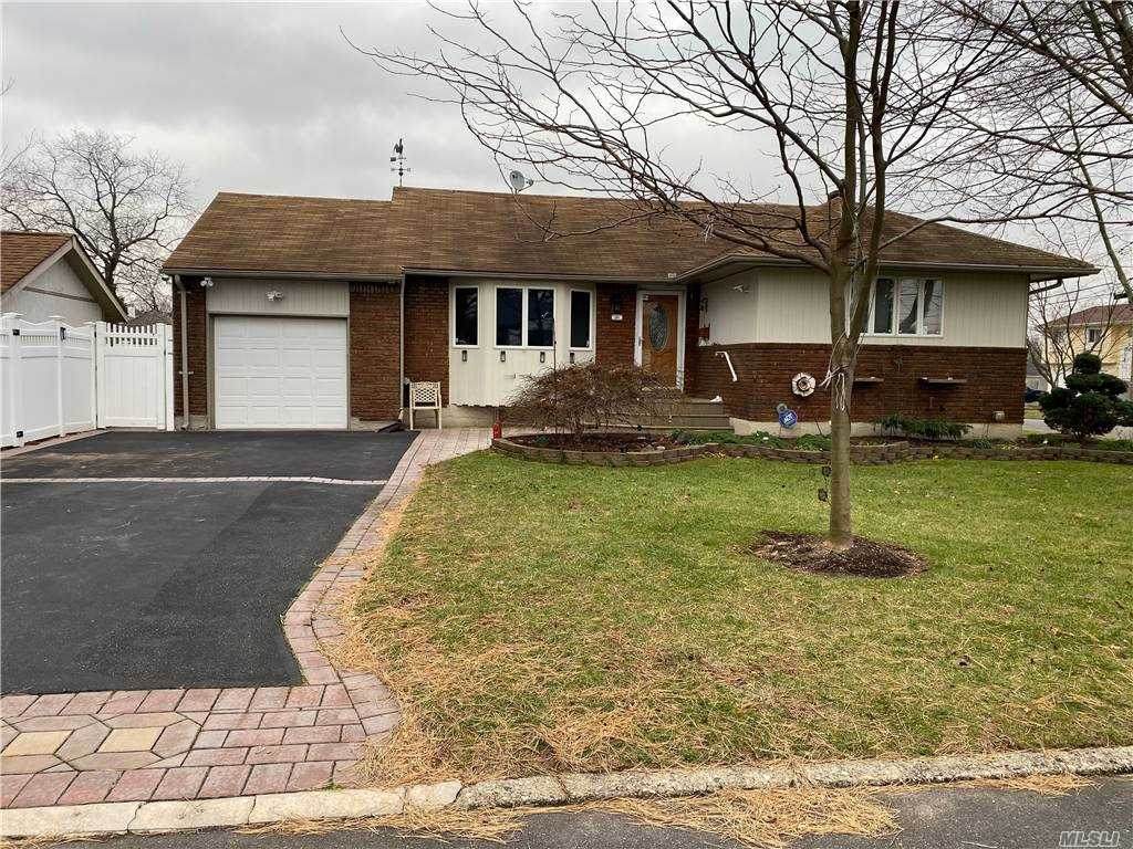 263 Lincoln Avenue - Photo 1