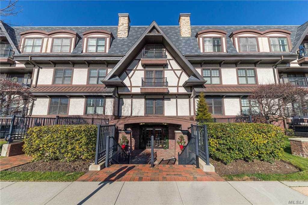 77 Maple Avenue - Photo 1