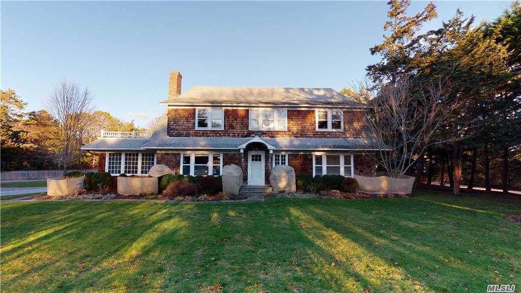 10 Quogue Street - Photo 1