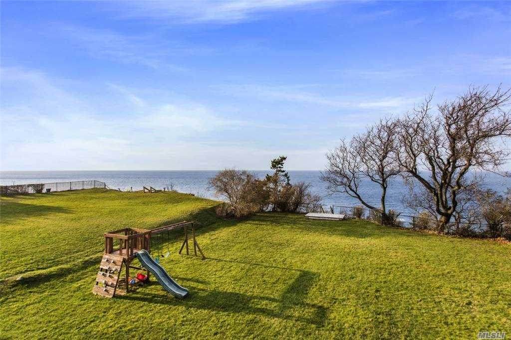 1380 The Strand - Photo 1