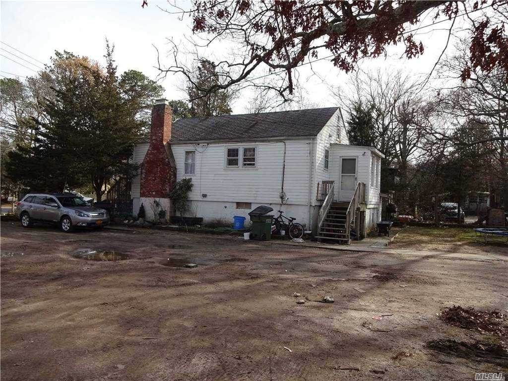 37 Oak Avenue - Photo 1