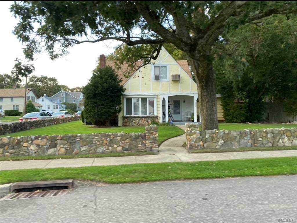 265 Saint Johns Street - Photo 1