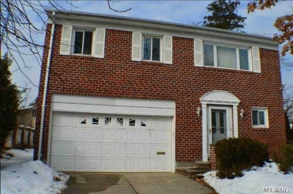 249-85 Beechknoll Avenue - Photo 1