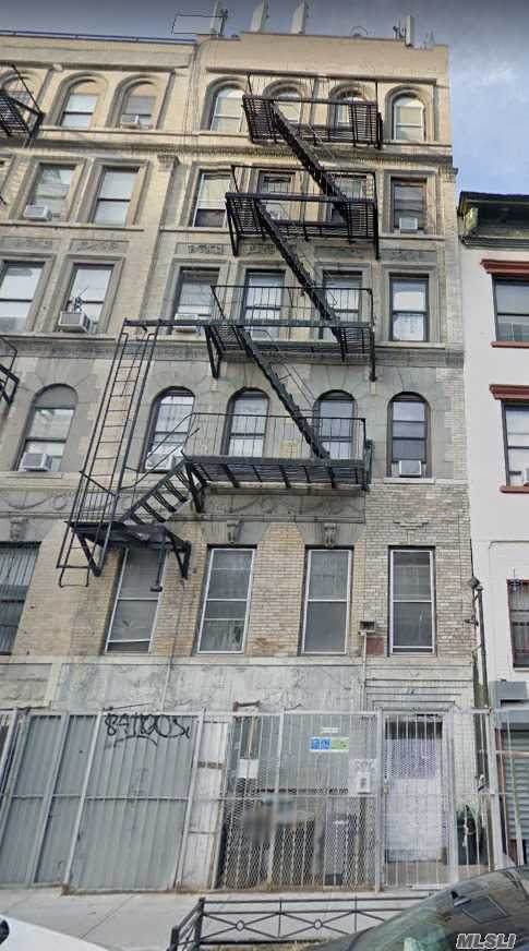 211 Henry Street - Photo 1