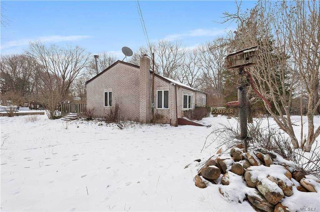 91 Fireplace Road - Photo 1