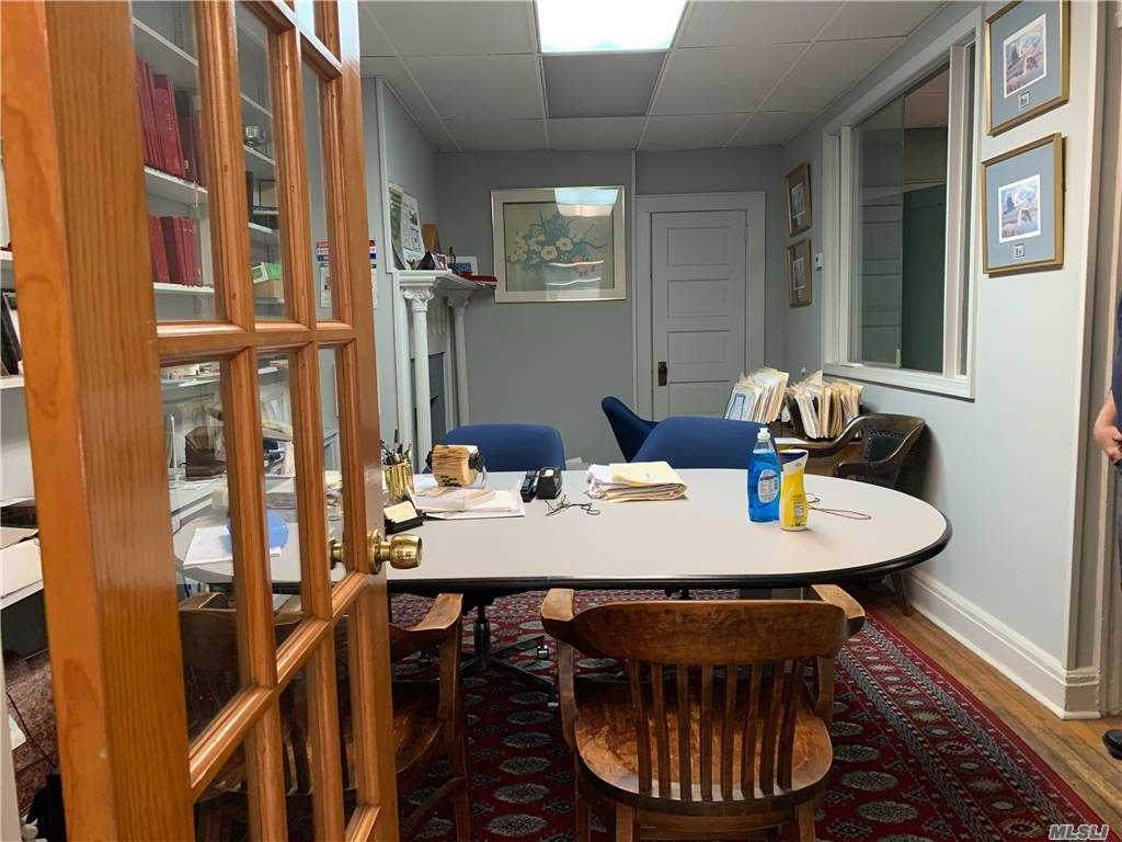135 W Main St - Photo 1