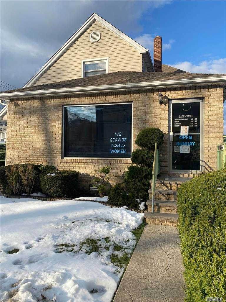 233 Maple Avenue - Photo 1