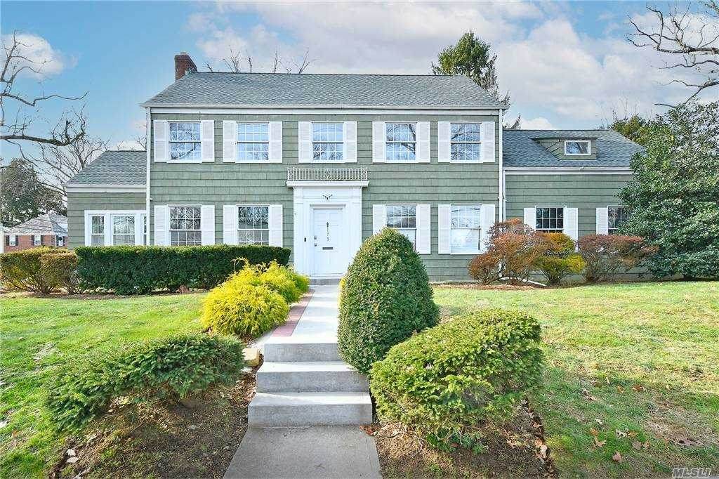 173 Manhasset Woods Road - Photo 1
