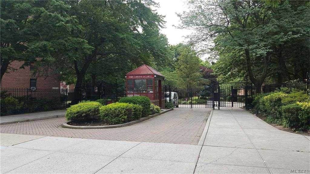 150-11 72 Road - Photo 1