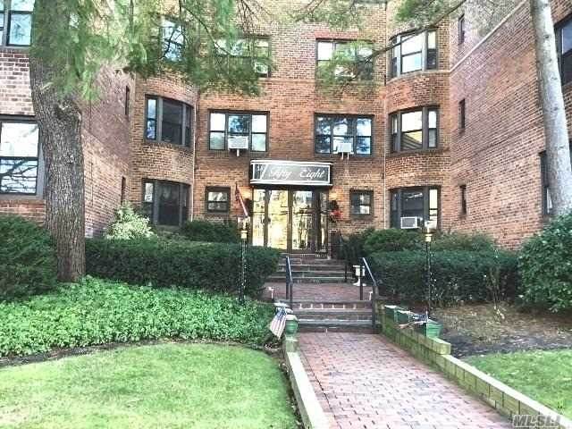 58 Grace Avenue - Photo 1