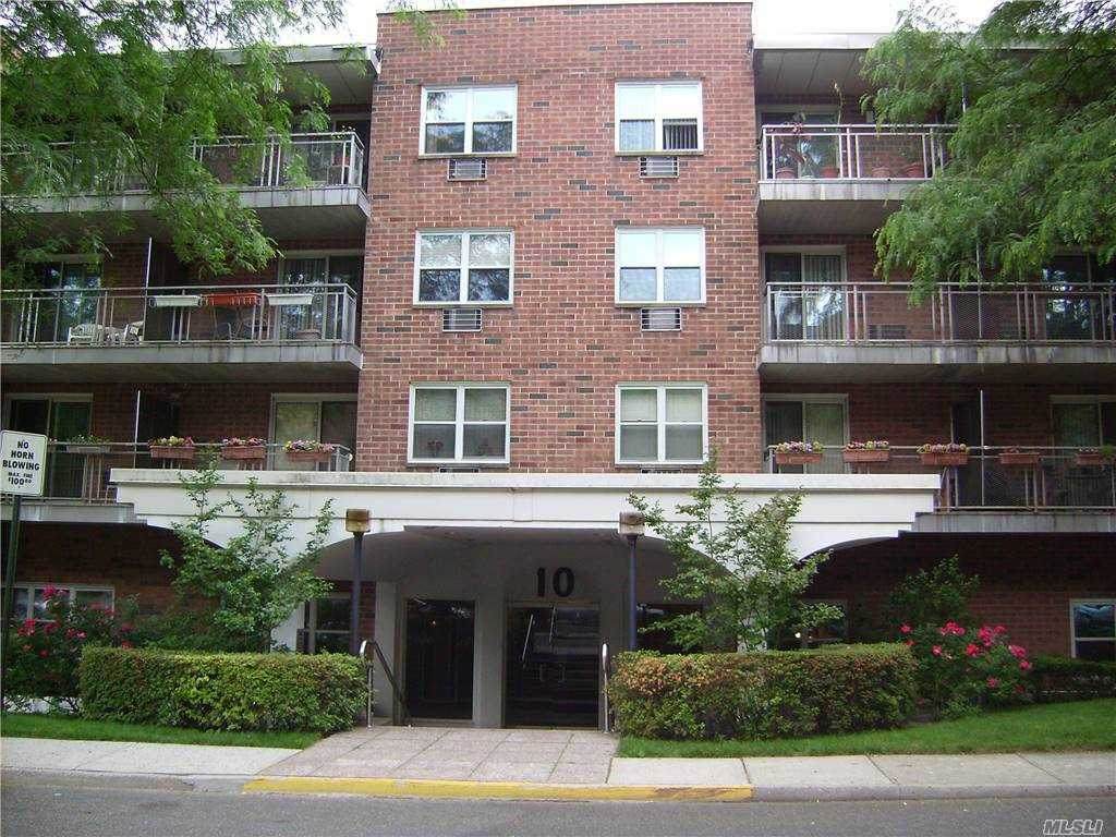 10 Ipswich Avenue - Photo 1
