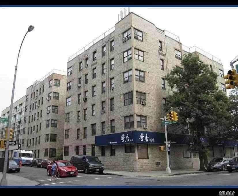 43-55 Kissena Boulevard - Photo 1