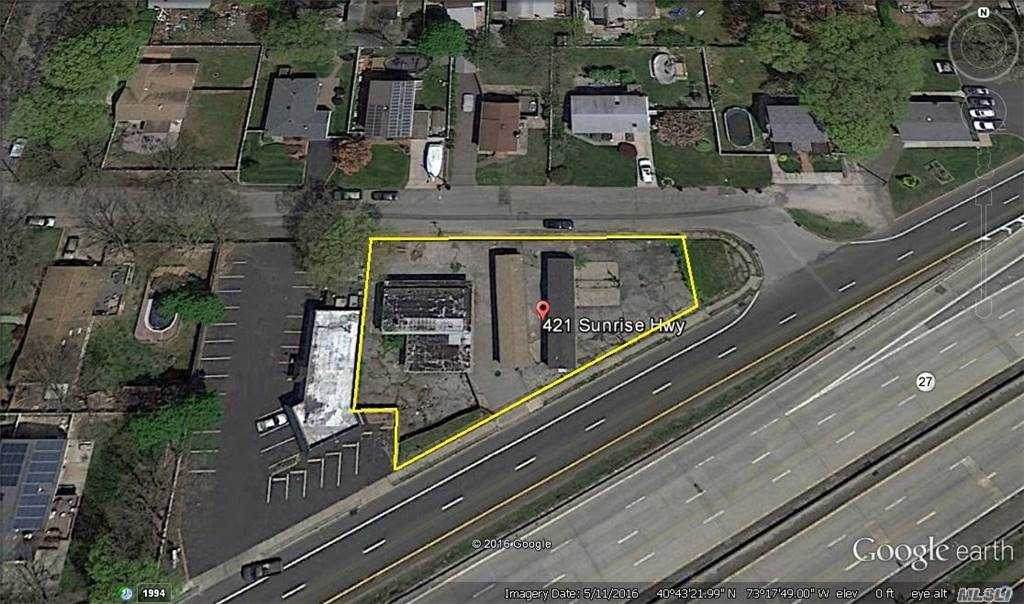 421 Sunrise Hwy - Photo 1