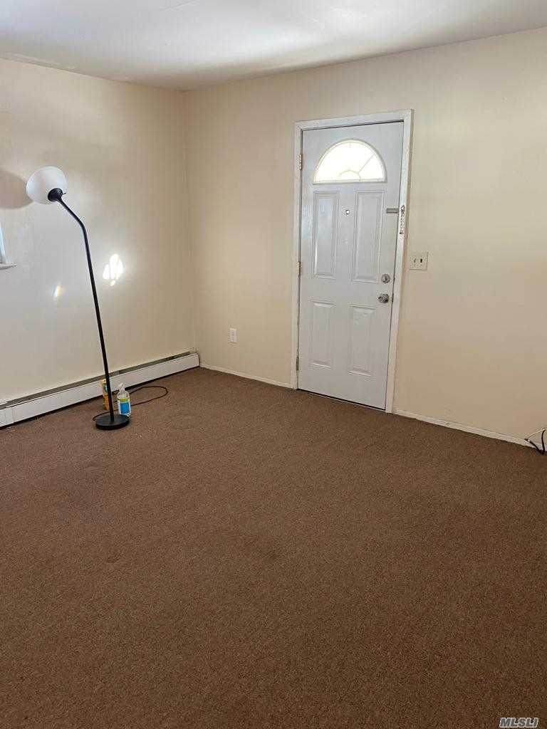 5 Webster Ave - Photo 1
