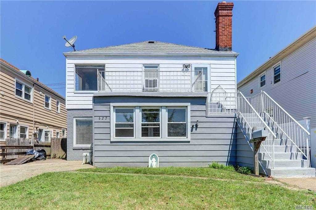 627 Park Avenue - Photo 1