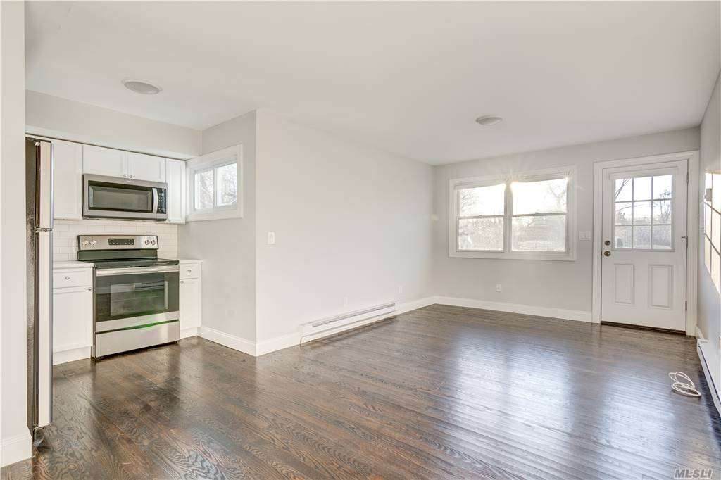 167 Middle Road - Photo 1
