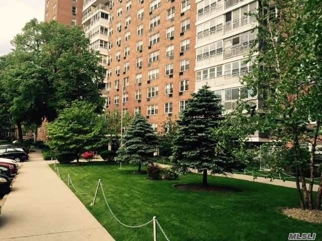 43-10 Kissena Boulevard - Photo 1