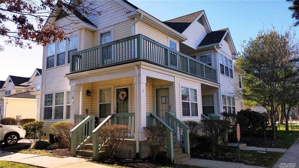 17 Commodore Circle - Photo 1