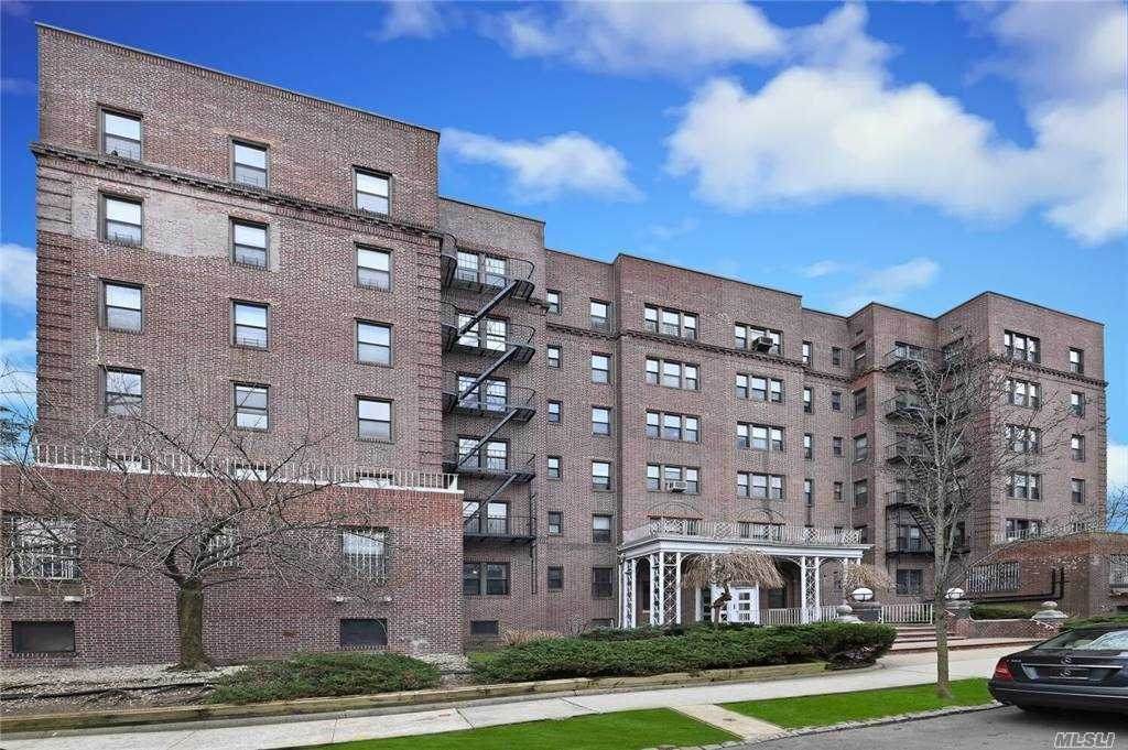 170-40 Highland Avenue - Photo 1